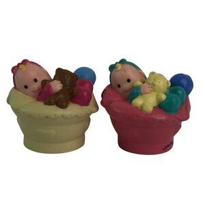 Fisher Price Little‎ People Baby Girl In Pink & Yellow Baskets Teddy Bear